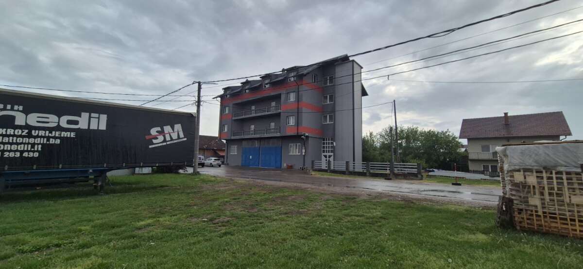 Poslovna Zgrada Trn